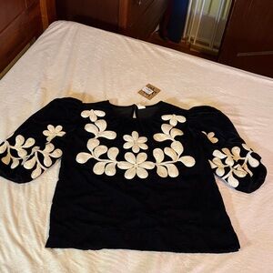 ivy jane Black Velvet Puff-Sleeve Top with White Floral Appliqué